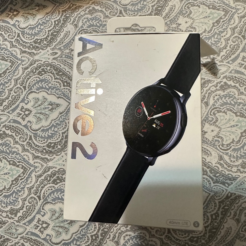 Samsung watch and cover and belts